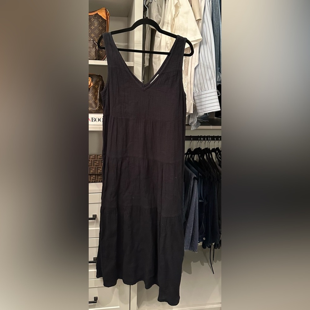 Effortless and elegant Black Sleeveless Maxi Dress